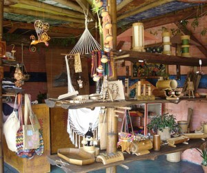 Handicrafts in guadua. Source: Uff.Travel